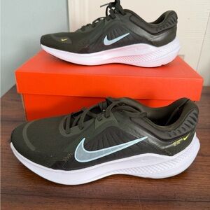 Nike Quest 5 Sneakers Cargo Khaki Sequoia White Glacier. Men’s 8 or Women 9-9.5